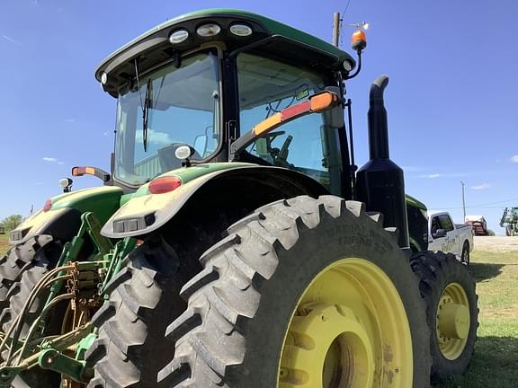 Image of John Deere 7210R equipment image 4
