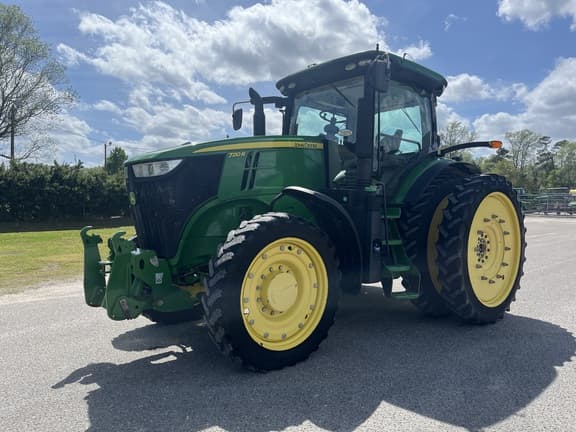 Image of John Deere 7210R equipment image 1