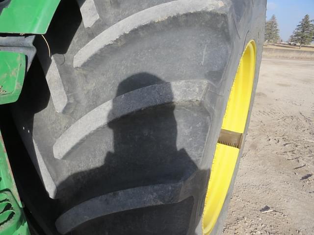 Image of John Deere 7210R equipment image 4