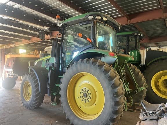 Image of John Deere 7210R equipment image 2