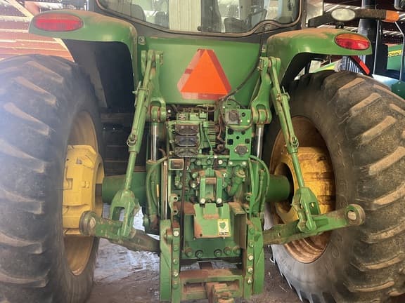 Image of John Deere 7210R equipment image 3