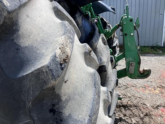 Image of John Deere 7210R equipment image 4