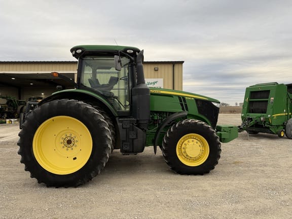 Main image John Deere 7230R