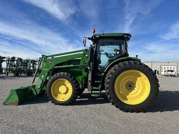 Image of John Deere 7230R equipment image 1