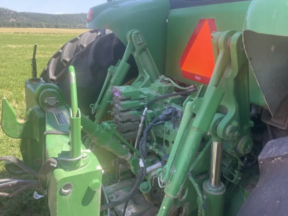 Image of John Deere 7230R equipment image 2