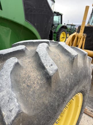 Image of John Deere 7230R equipment image 4