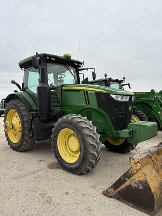Image of John Deere 7230R equipment image 1