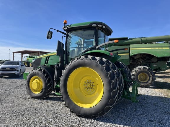 Image of John Deere 7230R equipment image 1