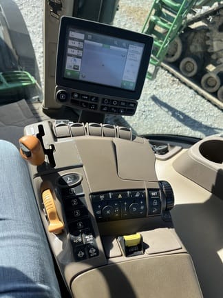 2014 John Deere 7230R Equipment Image0