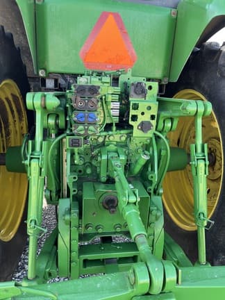 Image of John Deere 7230R equipment image 4