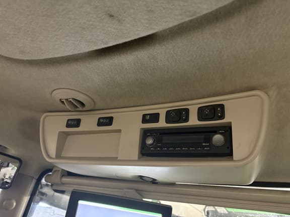 Image of John Deere 7230R equipment image 3