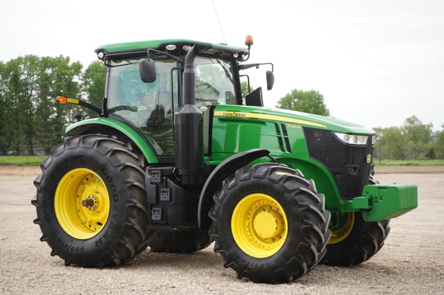 Image of John Deere 7230R equipment image 2