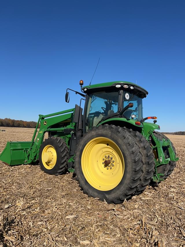 Image of John Deere 7230R equipment image 1
