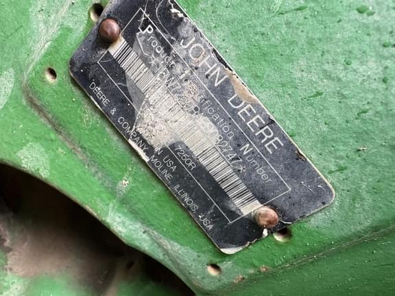 Image of John Deere 7250R equipment image 4
