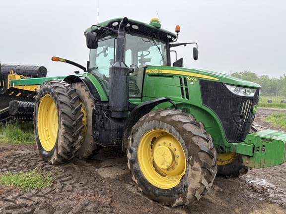 Image of John Deere 7250R equipment image 2