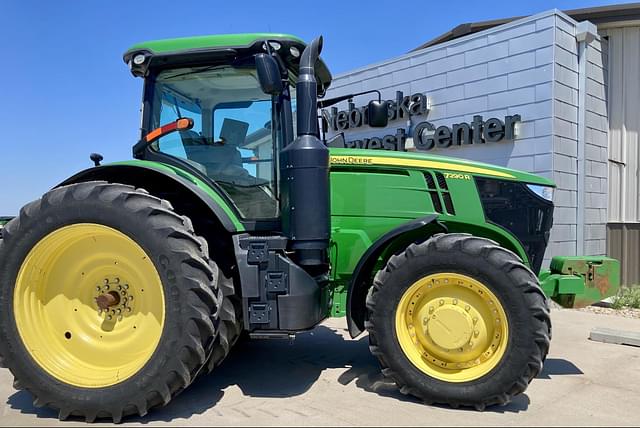 Image of John Deere 7290R equipment image 1
