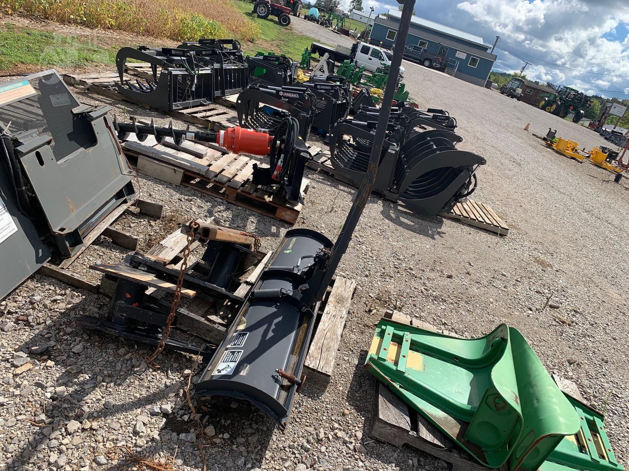 2014 John Deere 72" Front Blade Equipment Image0