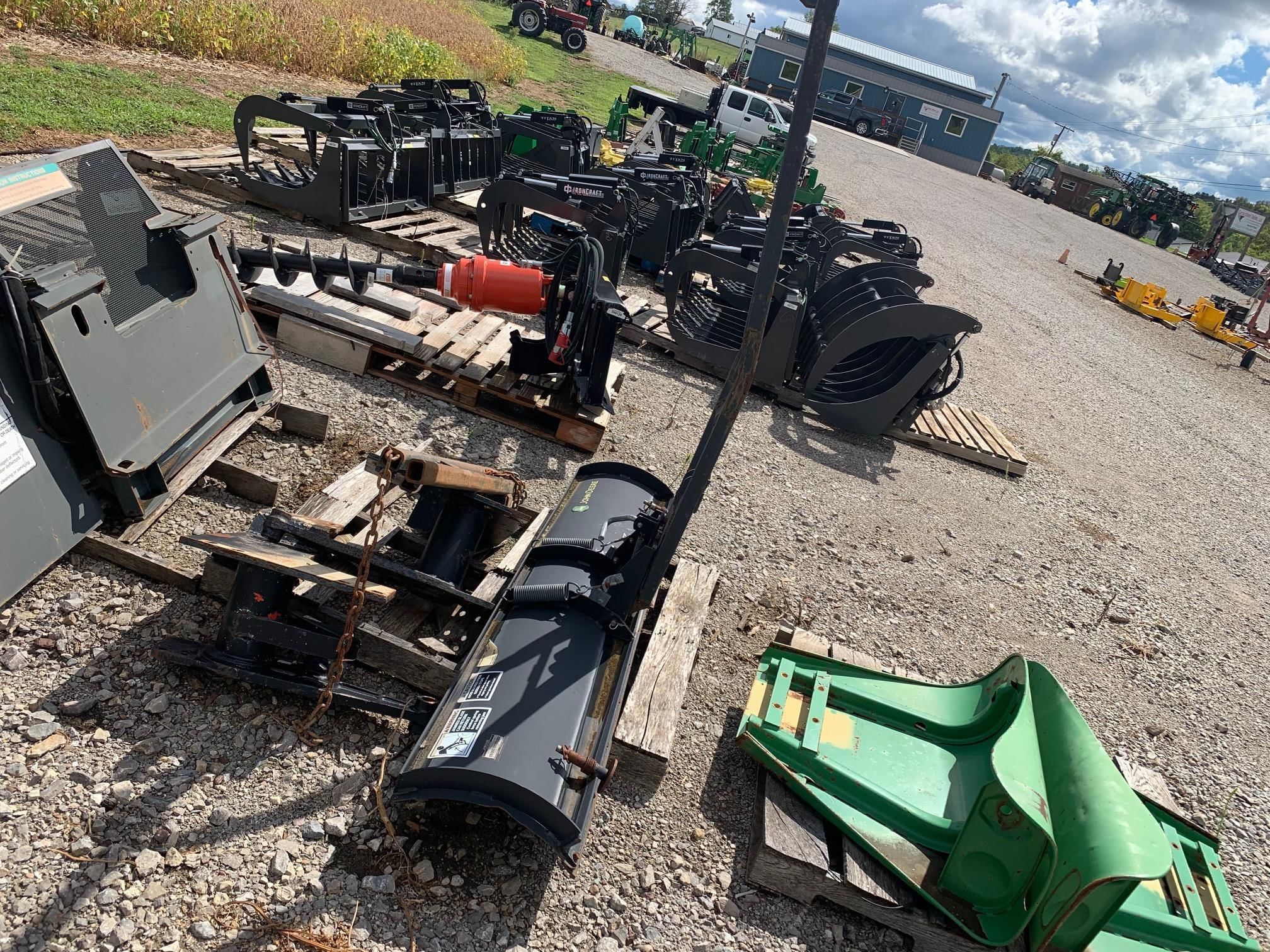 2014 John Deere 72" Front Blade Equipment Image0