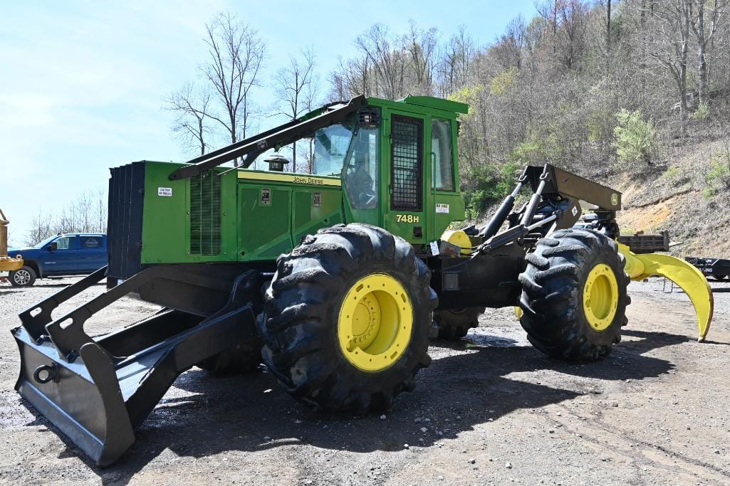 Main image John Deere 748H
