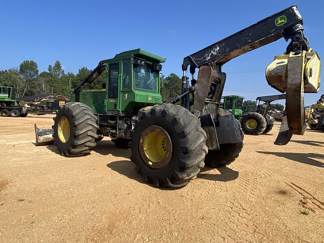 Thumbnail image John Deere 748H 1