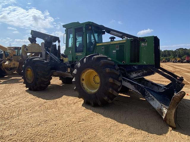 Thumbnail image John Deere 748H 4