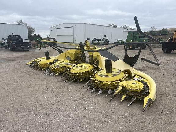 Image of John Deere 770 equipment image 2
