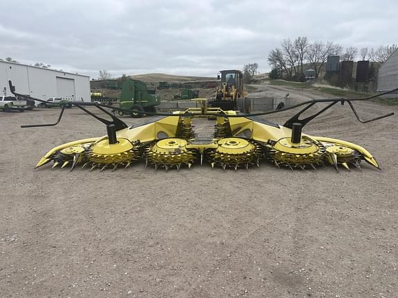 Image of John Deere 770 equipment image 1