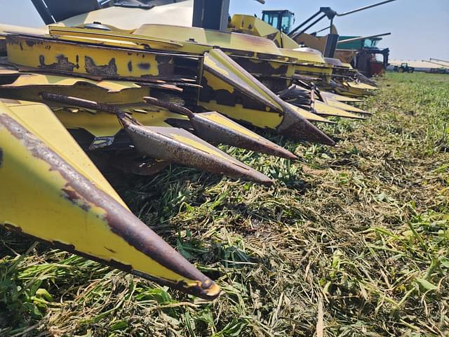 Image of John Deere 770 equipment image 1