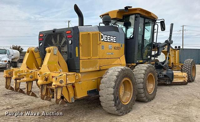 Image of John Deere 770G equipment image 4