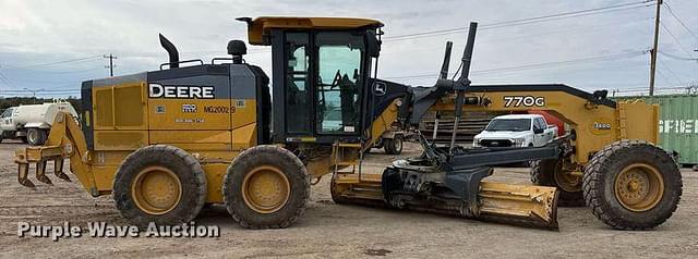 Image of John Deere 770G equipment image 3