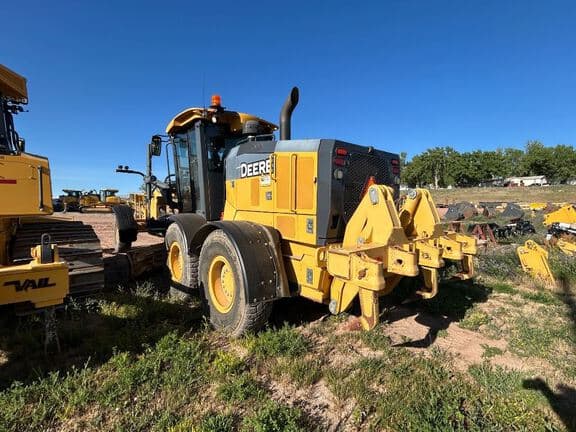 Image of John Deere 772G equipment image 1