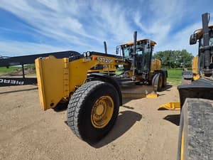 2014 John Deere 772G Image