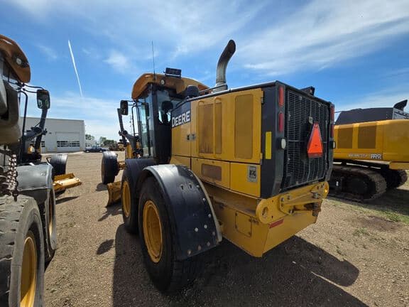 Image of John Deere 772G equipment image 2