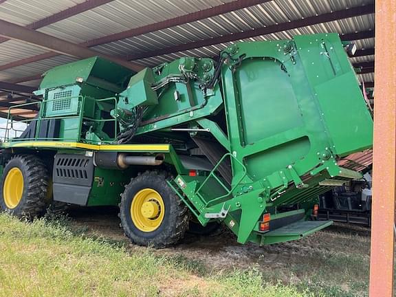 Image of John Deere 7760 equipment image 1