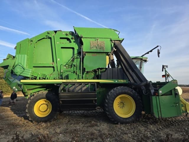 Image of John Deere 7760 equipment image 3