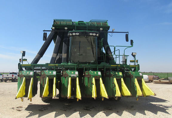 Image of John Deere 7760 equipment image 1