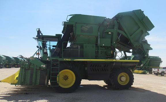 Image of John Deere 7760 equipment image 3