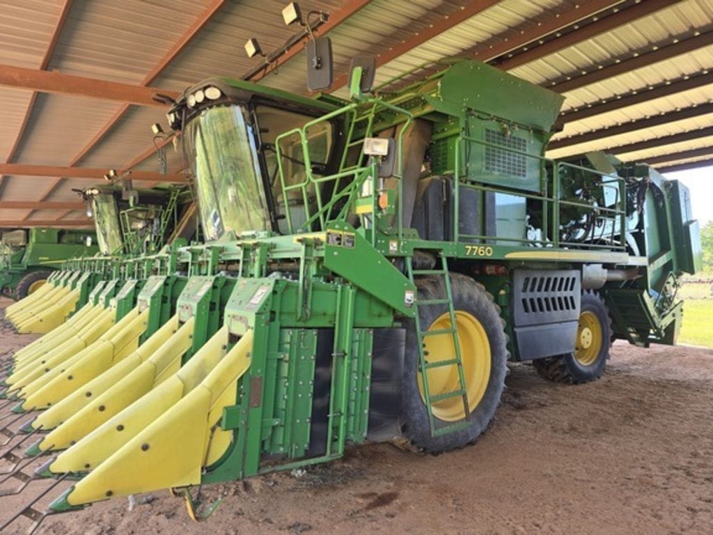 2014 John Deere 7760 Equipment Image0