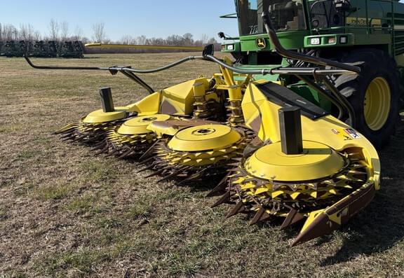 Image of John Deere 778 equipment image 1