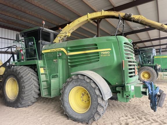Image of John Deere 7980 equipment image 1