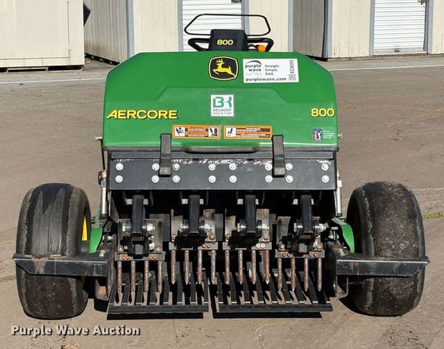 Image of John Deere 800 equipment image 1