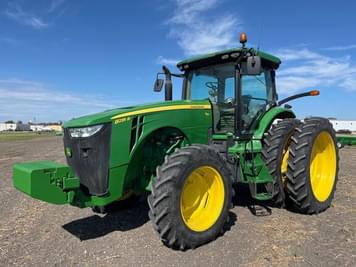 Main image John Deere 8235R