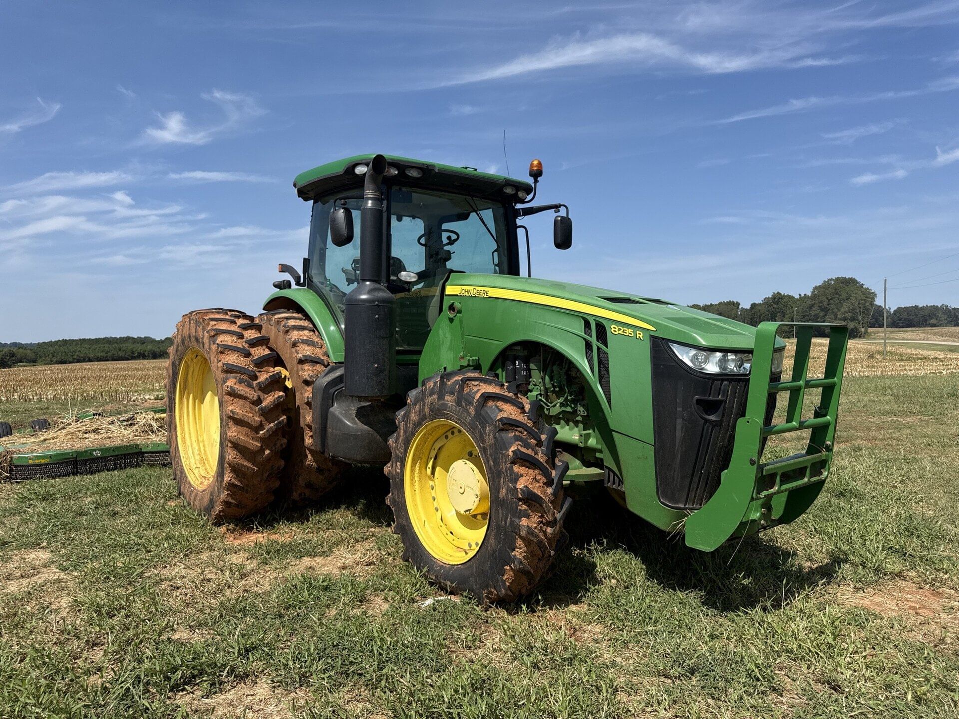 Main image John Deere 8235R