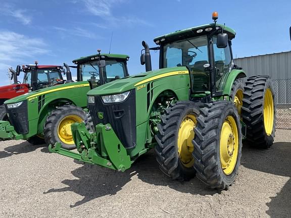 Image of John Deere 8235R equipment image 2