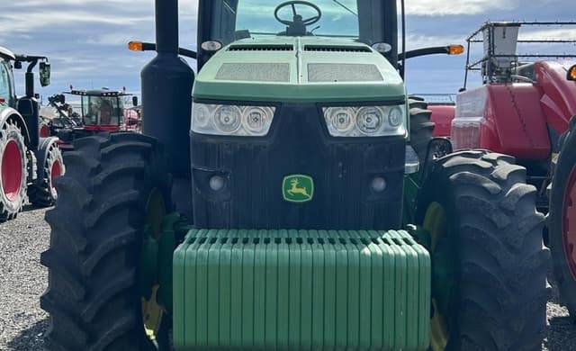 Image of John Deere 8235R equipment image 1