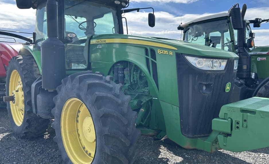 Image of John Deere 8235R Primary image