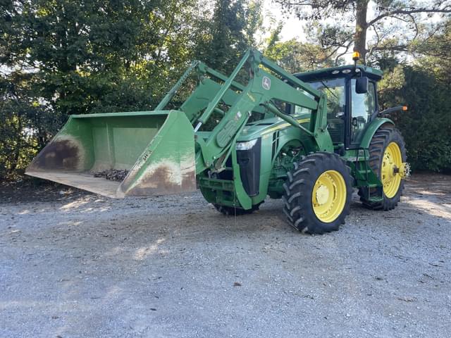 Image of John Deere 8235R equipment image 1