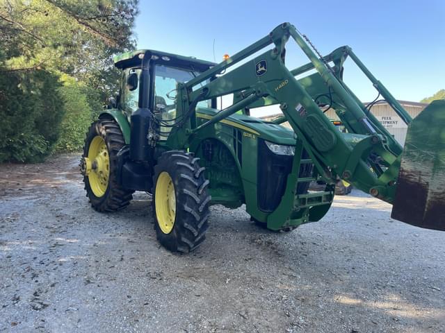 Image of John Deere 8235R equipment image 2