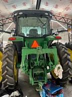 Image of John Deere 8235R equipment image 3