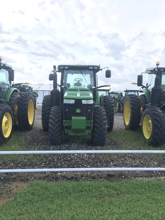Main image John Deere 8235R